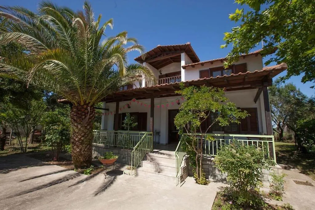 Wonderful Villa With Huge Yard, At Potamos Beach Epanomi
