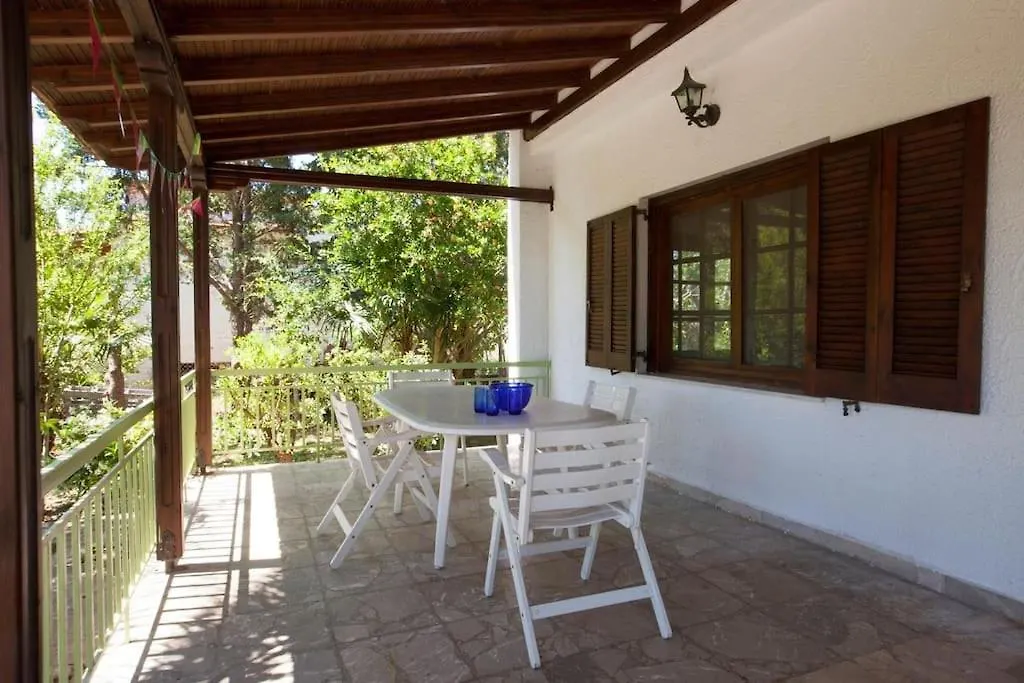 Wonderful Villa With Huge Yard, At Potamos Beach Epanomi Grecia